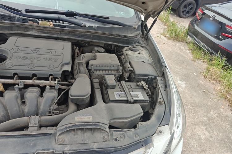 Used Hyundai Sonata 2011 2.0L Automatic Luxury Edition Engine Bay Left
