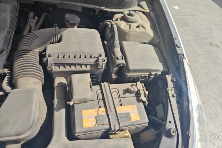 Used Hyundai Sonata 2011 2.0L Automatic Supreme Edition Engine Bay Left