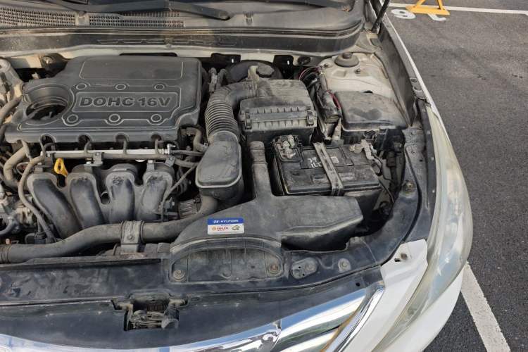 Used Hyundai Sonata 2011 2.0L Automatic Luxury Edition Engine Bay Left