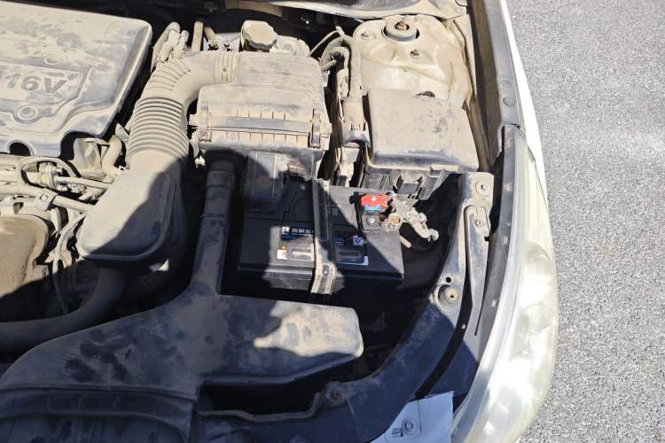 Used Hyundai Sonata 2011 2.0L Automatic Luxury Edition Engine Bay Left