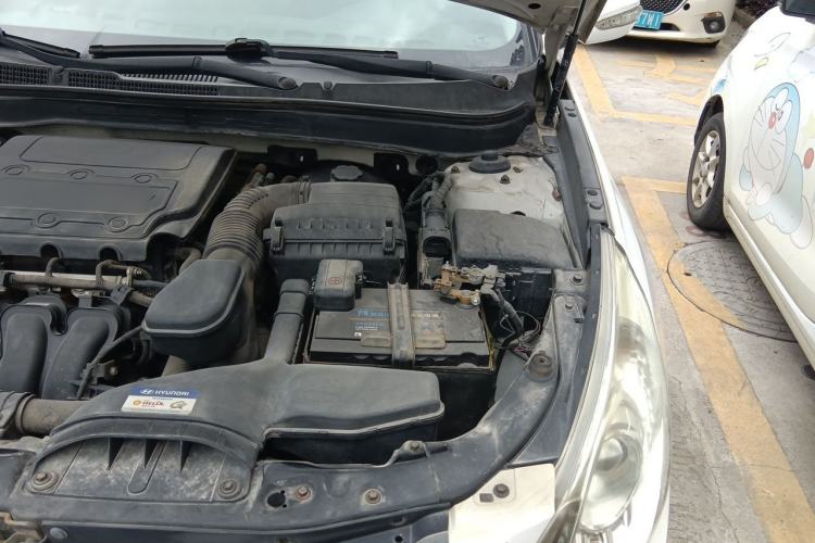 Used Hyundai Sonata 2011 2.0L Automatic Luxury Edition Engine Bay Left