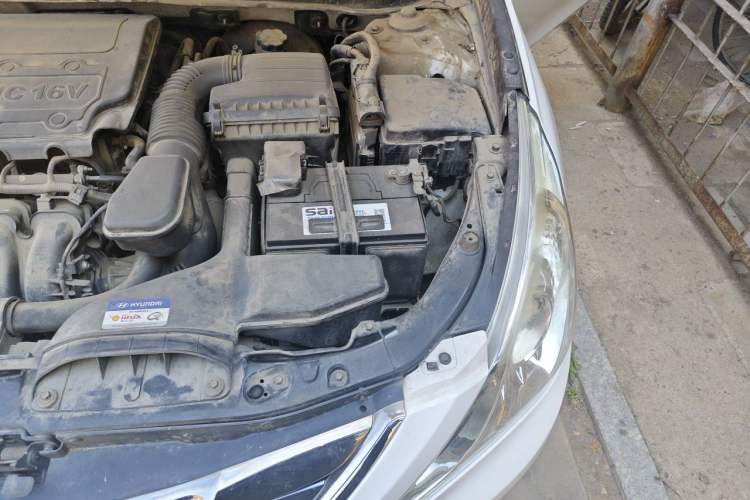 Used Hyundai Sonata 2011 2.0L Automatic Prestige Edition Engine Bay Left