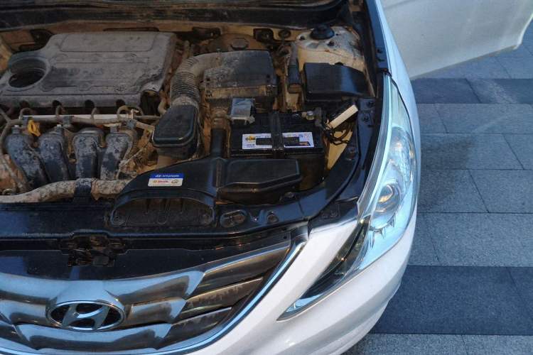 Used Hyundai Sonata 2011 2.0L Automatic Fashion Edition Engine Bay Left