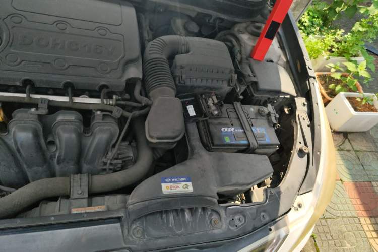 Used Hyundai Sonata 2011 2.0L Automatic Leading Edition Engine Bay Left