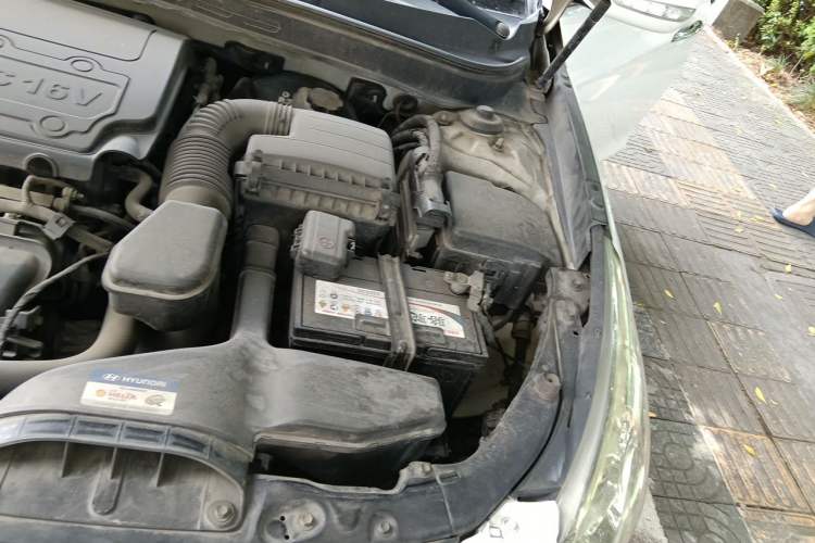 Used Hyundai Sonata 2011 2.0L Automatic Luxury Edition Engine Bay Left