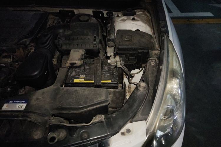Used Hyundai Sonata 2011 2.0L Automatic Fashion Edition Engine Bay Left