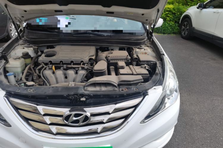 Used Hyundai Sonata 2011 2.0L Automatic Leading Edition Engine Bay Left