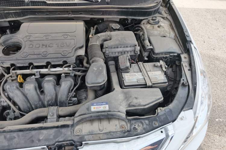 Used Hyundai Sonata 2011 2.0L Automatic Leading Edition Engine Bay Left