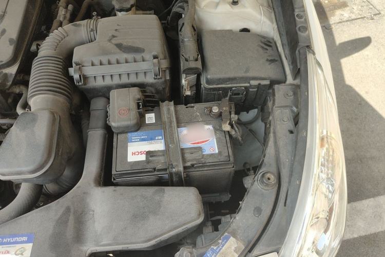 Used Hyundai Sonata 2011 2.0L Automatic Luxury Edition Engine Bay Left