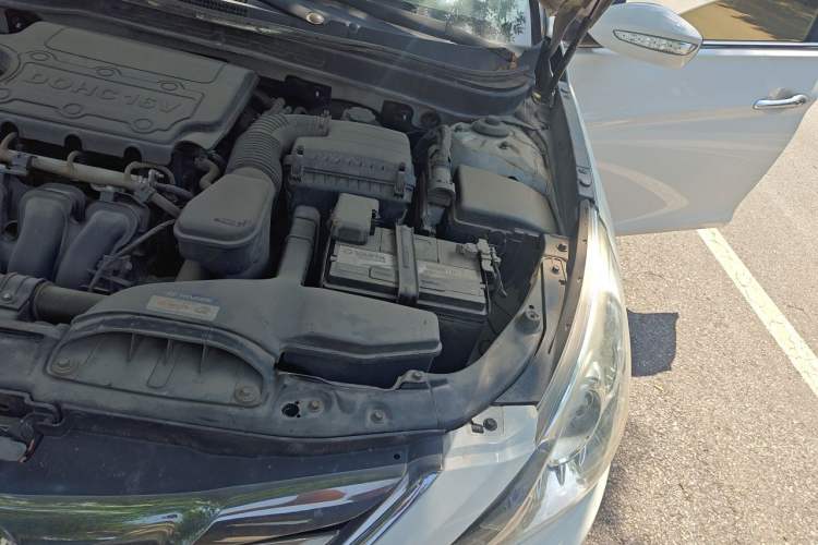 Used Hyundai Sonata 2011 2.0L Automatic Prestige Edition Engine Bay Left