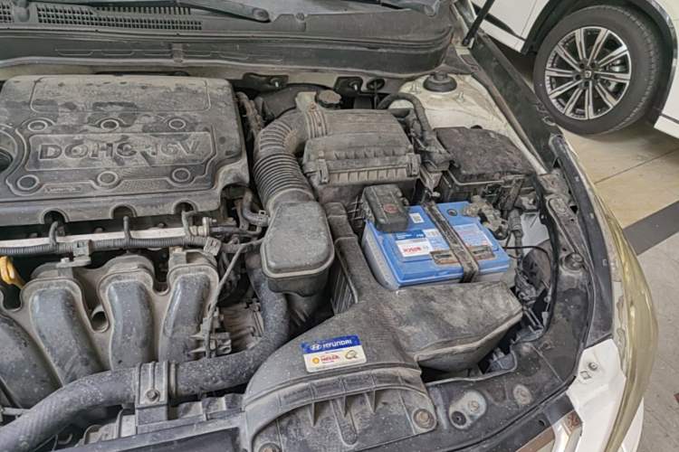 Used Hyundai Sonata 2011 2.0L Automatic Top-Grade Version Engine Bay Left