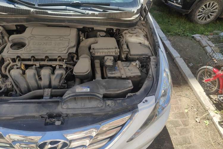 Used Hyundai Sonata 2011 2.0L Automatic Fashion Edition Engine Bay Left