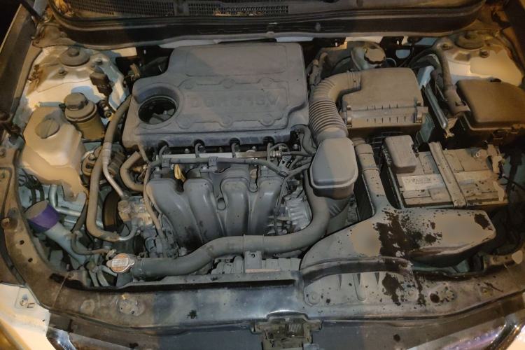 Used Hyundai Sonata 2011 2.0L Automatic Leading Edition Engine Bay