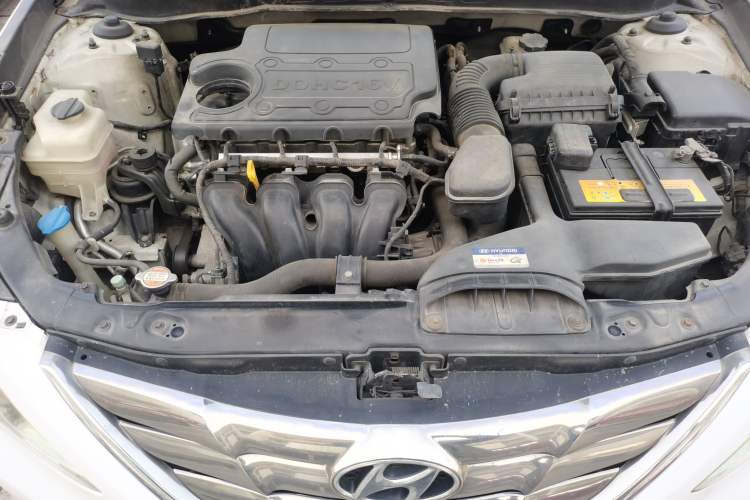 Used Hyundai Sonata 2011 2.0L Automatic Top-Grade Version Engine Bay