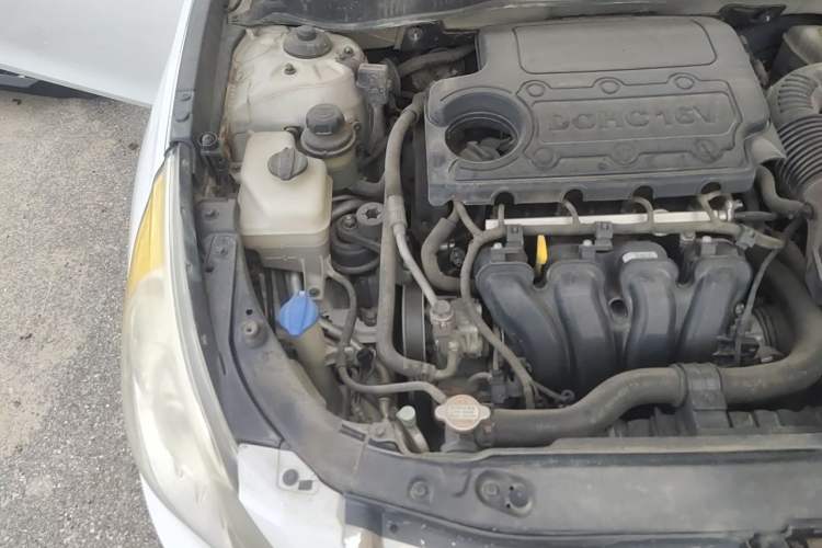 Used Hyundai Sonata 2011 2.0L Automatic Luxury Edition Engine Bay Right