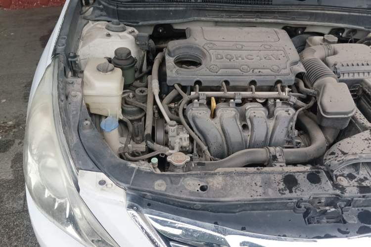 Used Hyundai Sonata 2011 2.0L Automatic Leading Edition Engine Bay Right