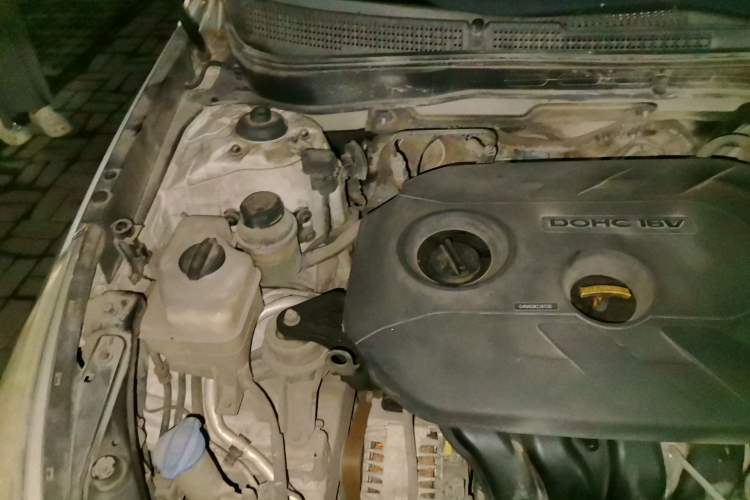 Used Hyundai Sonata 2011 2.0L Automatic Leading Edition Engine Bay Right