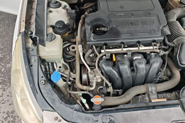 Used Hyundai Sonata 2011 2.0L Automatic Luxury Edition Engine Bay Right