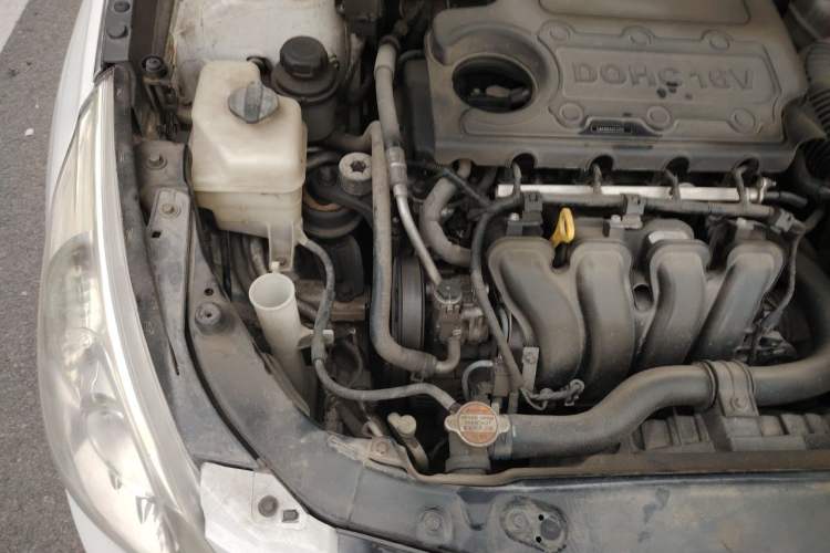 Used Hyundai Sonata 2011 2.0L Automatic Luxury Edition Engine Bay Right
