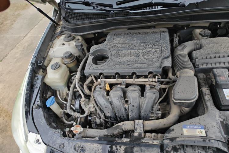 Used Hyundai Sonata 2011 2.0L Automatic Luxury Edition Engine Bay Right