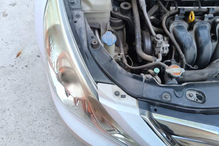 Used Hyundai Sonata 2011 2.0L Automatic Leading Edition Engine Bay Right