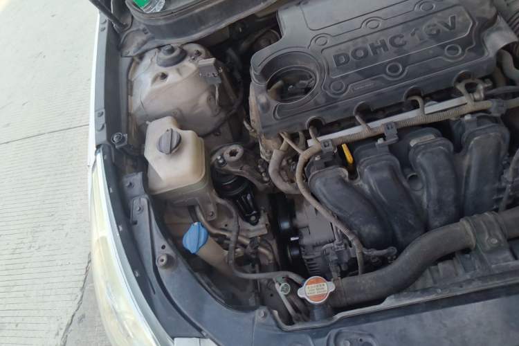 Used Hyundai Sonata 2011 2.0L Automatic Supreme Edition Engine Bay Right