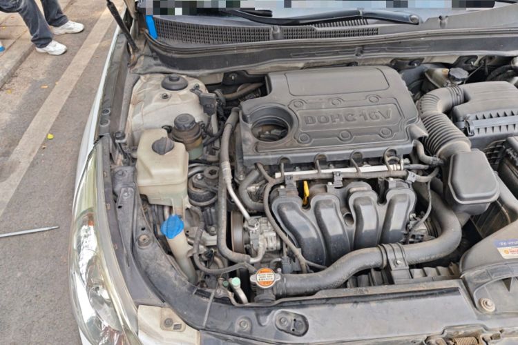 Used Hyundai Sonata 2011 2.0L Automatic Prestige Edition Engine Bay Right