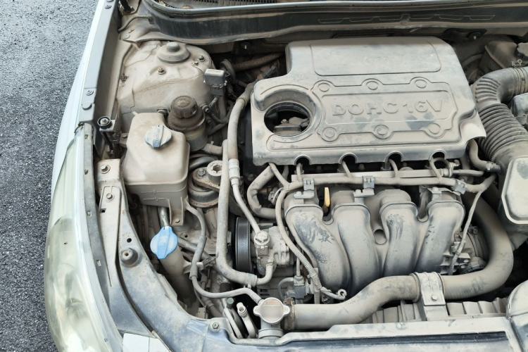 Used Hyundai Sonata 2011 2.0L Automatic Luxury Edition Engine Bay Right