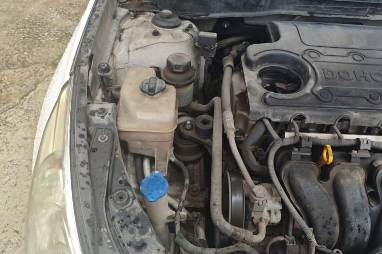 Used Hyundai Sonata 2011 2.0L Automatic Leading Edition Engine Bay Right