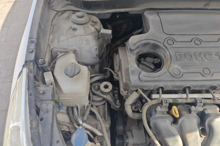 Used Hyundai Sonata 2011 2.0L Automatic Supreme Edition Engine Bay Right