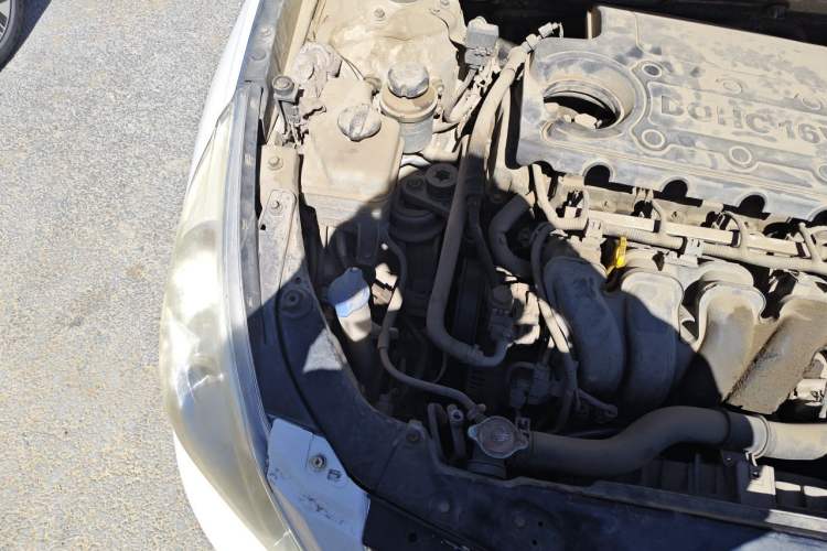 Used Hyundai Sonata 2011 2.0L Automatic Luxury Edition Engine Bay Right