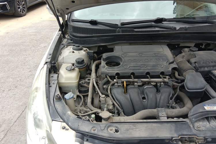 Used Hyundai Sonata 2011 2.0L Automatic Luxury Edition Engine Bay Right