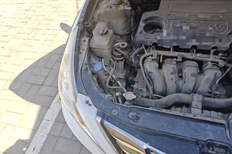 Used Hyundai Sonata 2011 2.0L Automatic Prestige Edition Engine Bay Right