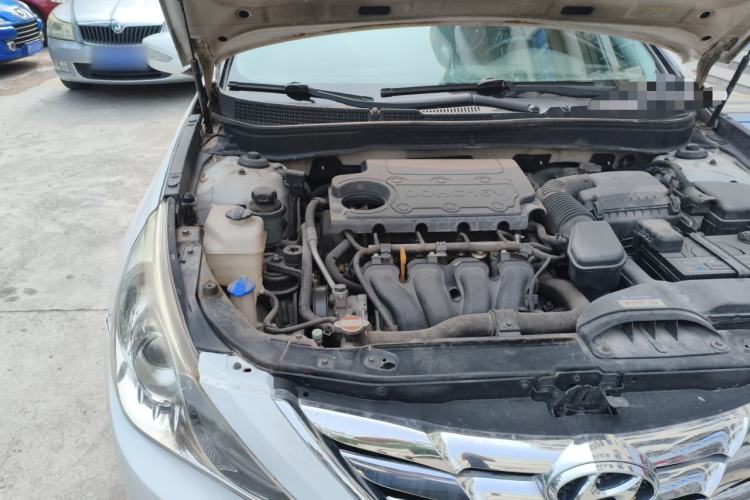 Used Hyundai Sonata 2011 2.0L Automatic Luxury Edition Engine Bay Right
