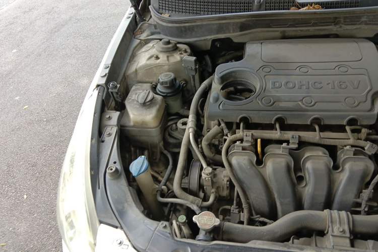 Used Hyundai Sonata 2011 2.0L Automatic Luxury Edition Engine Bay Right
