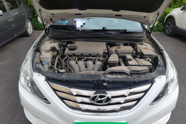 Used Hyundai Sonata 2011 2.0L Automatic Leading Edition Engine Bay Right