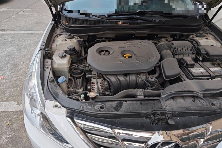 Used Hyundai Sonata 2011 2.0L Automatic Luxury Edition Engine Bay Right