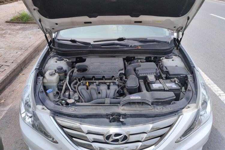 Used Hyundai Sonata 2011 2.0L Automatic Leading Edition Engine Bay