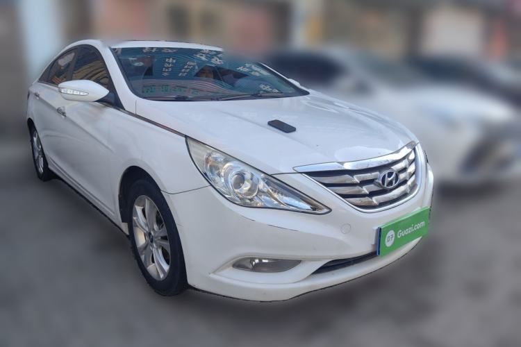 Used Hyundai Sonata 2011 2.0L Automatic Luxury Edition Front Right 45 Deg