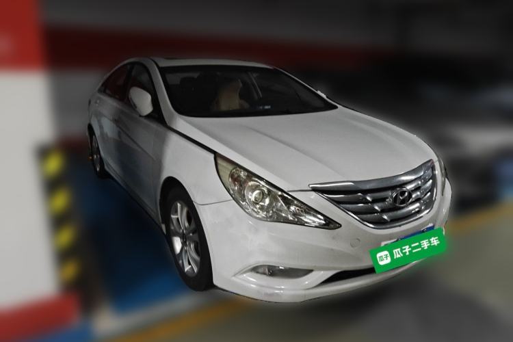 Used Hyundai Sonata 2011 2.0L Automatic Leading Edition Front Right 45 Deg