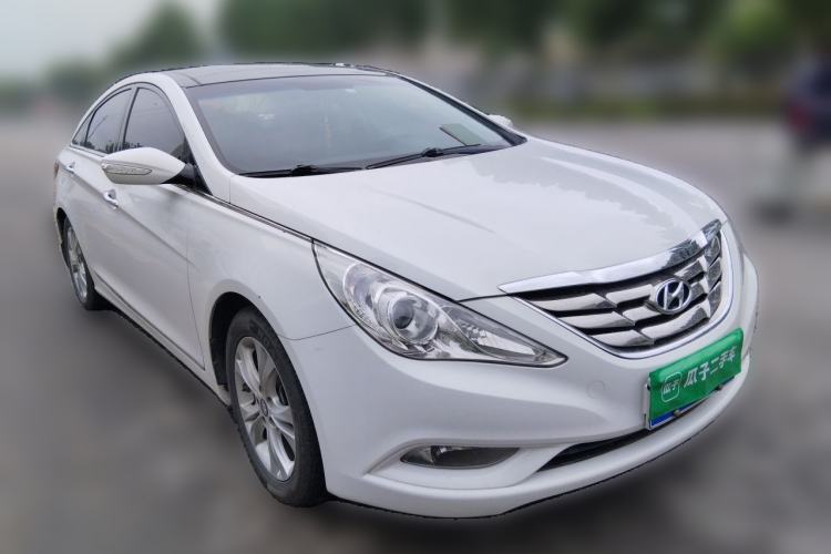 Used Hyundai Sonata 2011 2.0L Automatic Luxury Edition Front Right 45 Deg