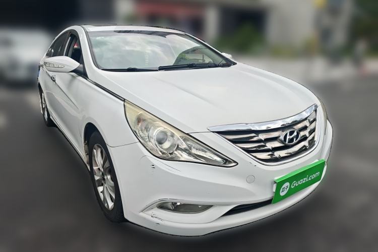 Used Hyundai Sonata 2011 2.0L Automatic Luxury Edition Front Right 45 Deg