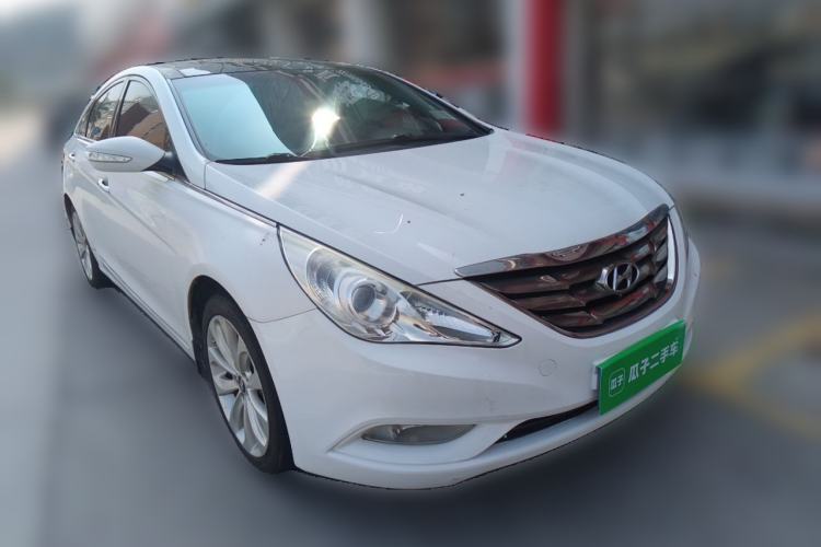 Used Hyundai Sonata 2011 2.0L Automatic Supreme Edition Front Right 45 Deg