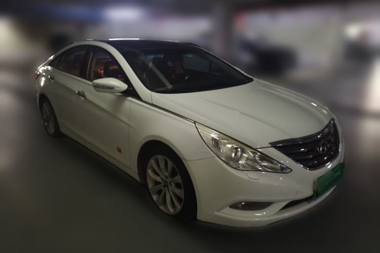 Used Hyundai Sonata 2011 2.4L Automatic Top-Tier Version Front Right 45 Deg