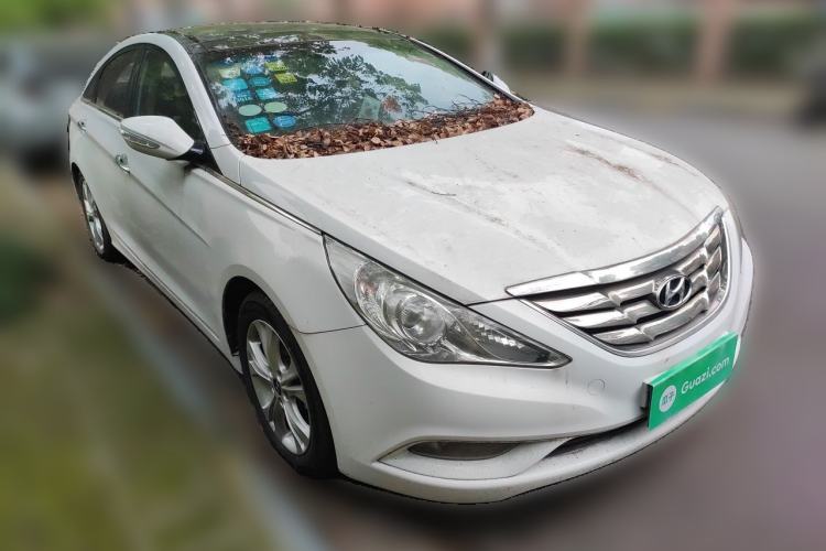 Used Hyundai Sonata 2011 2.0L Automatic Luxury Edition Front Right 45 Deg