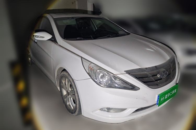 Used Hyundai Sonata 2011 2.0L Automatic Luxury Edition Front Right 45 Deg