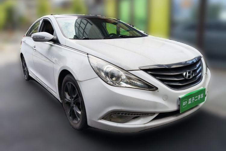 Used Hyundai Sonata 2011 2.0L Automatic Luxury Edition Front Right 45 Deg