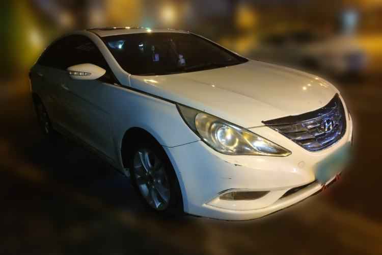 Used Hyundai Sonata 2011 2.0L Automatic Leading Edition Front Right 45 Deg