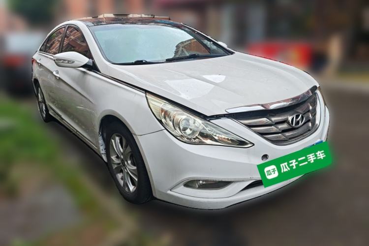 Used Hyundai Sonata 2011 2.0L Automatic Leading Edition Front Right 45 Deg