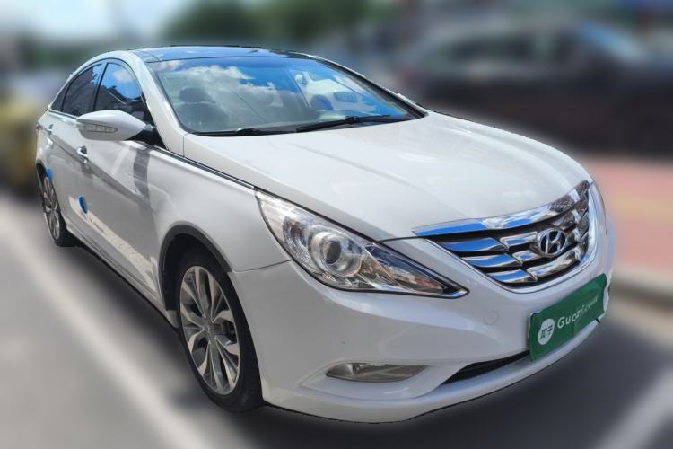 Used Hyundai Sonata 2011 2.0L Automatic Supreme Edition Front Right 45 Deg